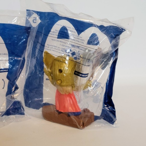 Marvel Studios Thor Love And Thunder McDonalds Toys. Golden Thor & Rocket. - Picture 6 of 6